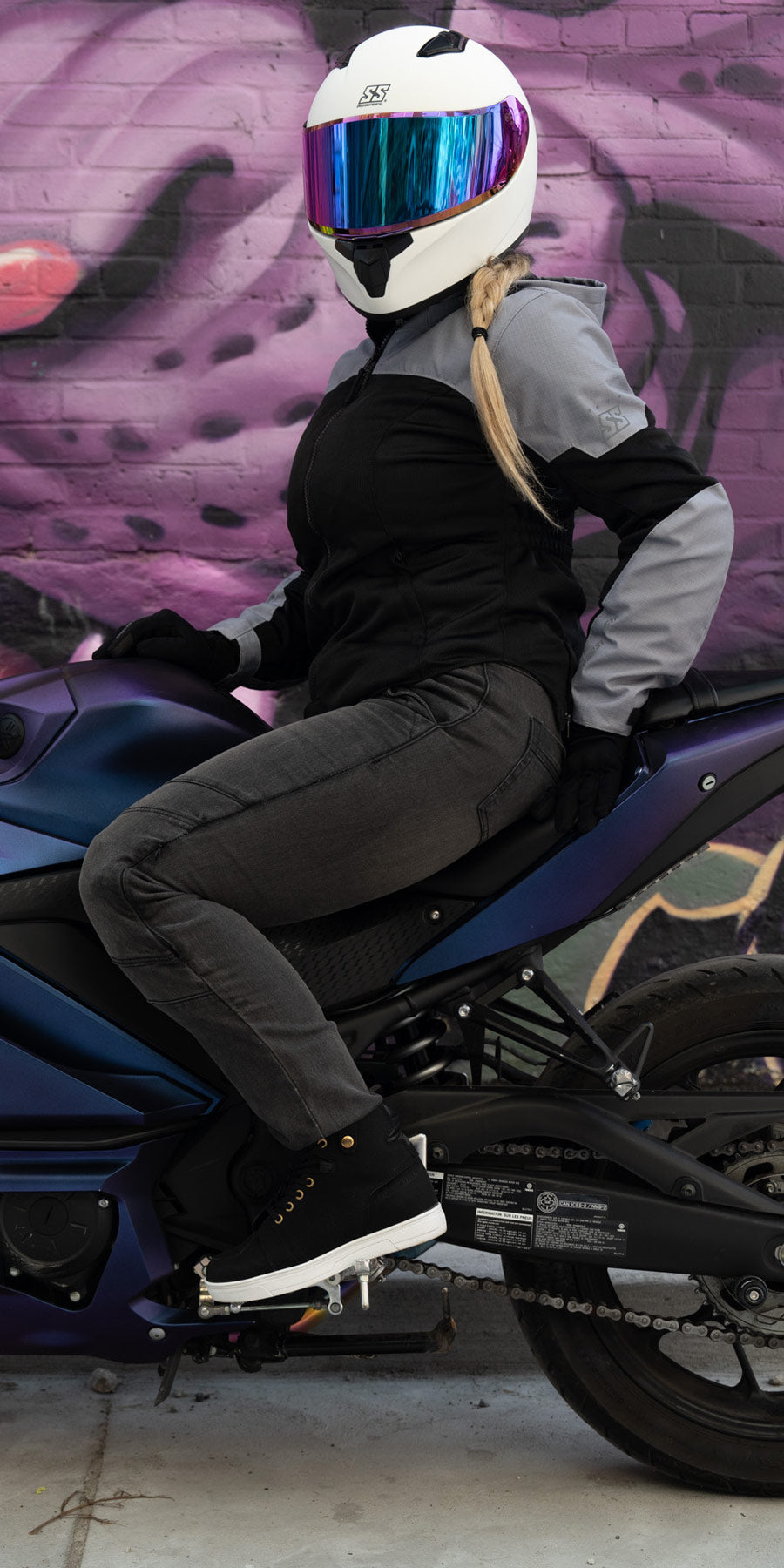 Speed and Strength Canada Starstruck Womens Motorcycle Jacket Lifestyle Mobile02