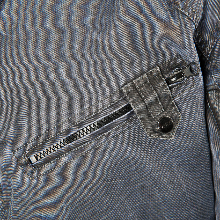 ZIPPER DETAIL